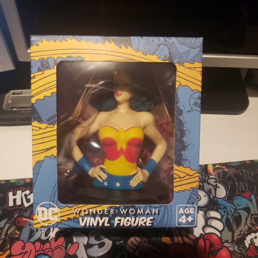 Fortnite Brutus Agent’s Room Featured Playset With Two 4-inch Articulated Figures Plus Weapons And Accessories