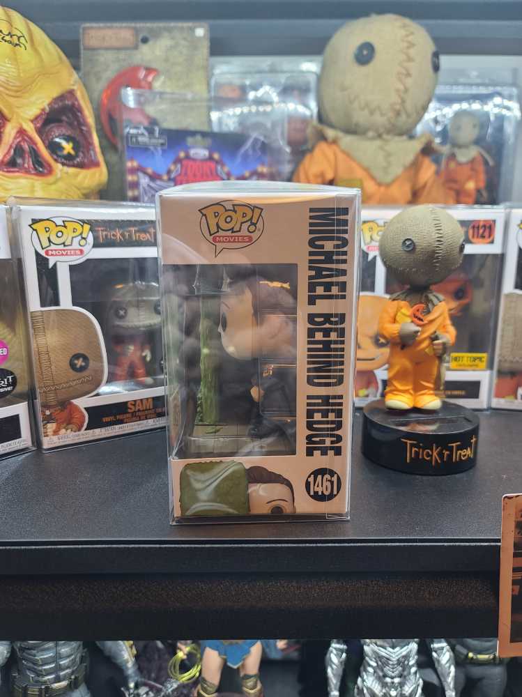 Funko Pop Movies 1461  Micheal Behind Hedge - Funko (Horror) action figure collectible - Main Image 2