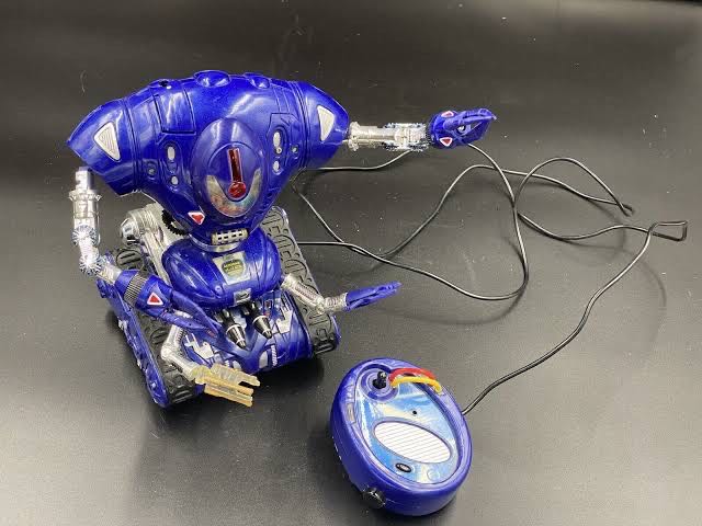 Robot ( Deluxe With Motorized Control) - Trendmasters (Lost In Space) action figure collectible - Main Image 3