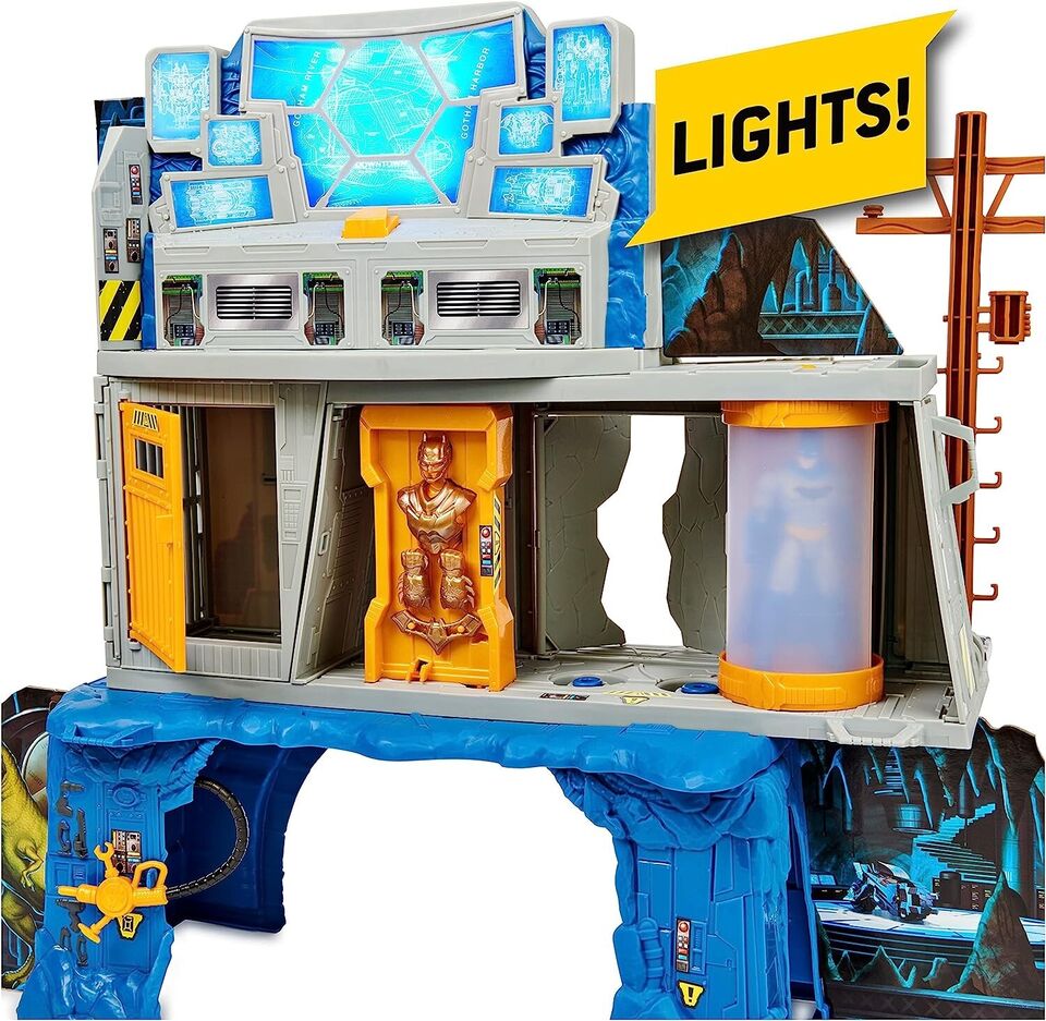 3 in 1 Batcave - Spin Master (Batman) action figure collectible - Main Image 3