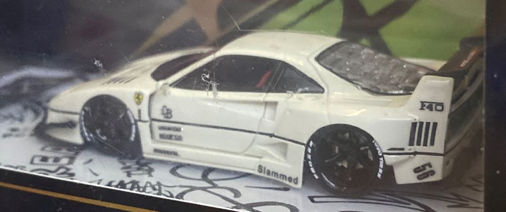 Ferrari F40 LBWK - Error 404 (LBWK) action figure collectible - Main Image 3