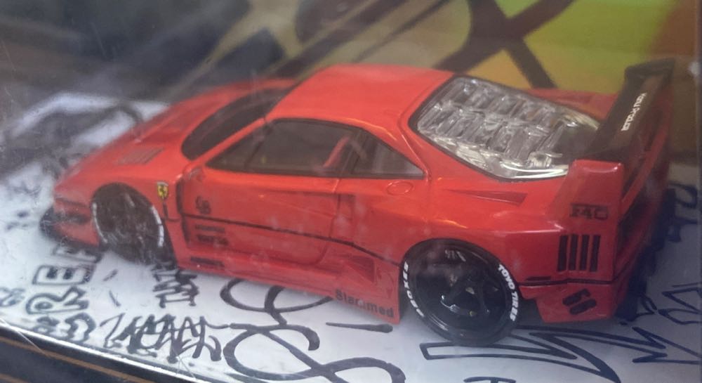 Ferrari F40 LBWK - Error 404 (LBWK) action figure collectible - Main Image 3