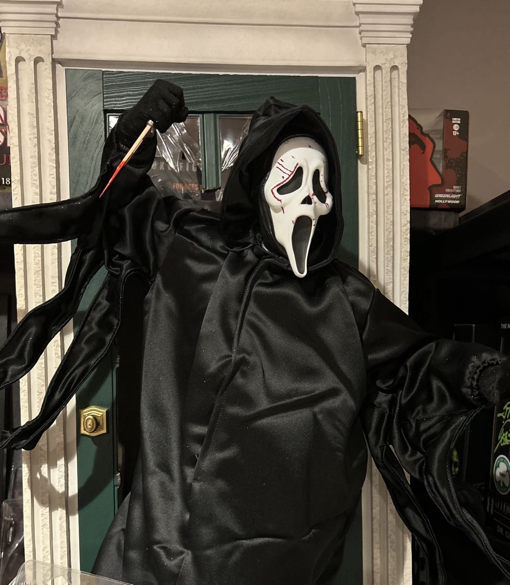 1:3 PCS: Ghostface Collectible Statue - Premium Collectibles Studio (Scream) action figure collectible [Barcode 701575418312] - Main Image 2