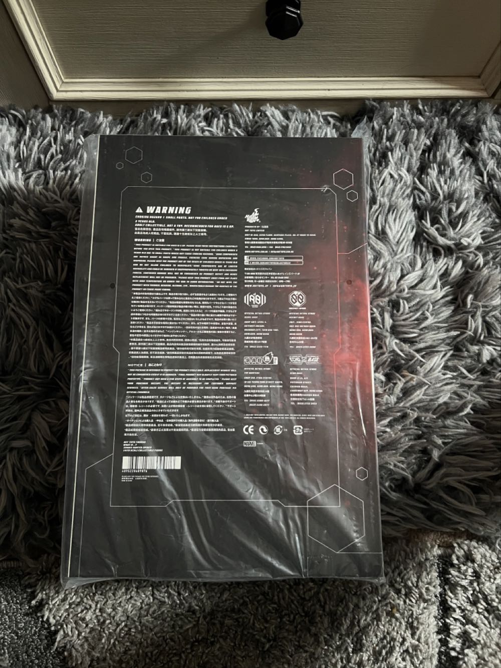 Hot Toys Marvel What If Zombie Hunter Spidey  - Hot Toys / Sideshow (1:6 Film/Television) action figure collectible [Barcode 4895228609076] - Main Image 2