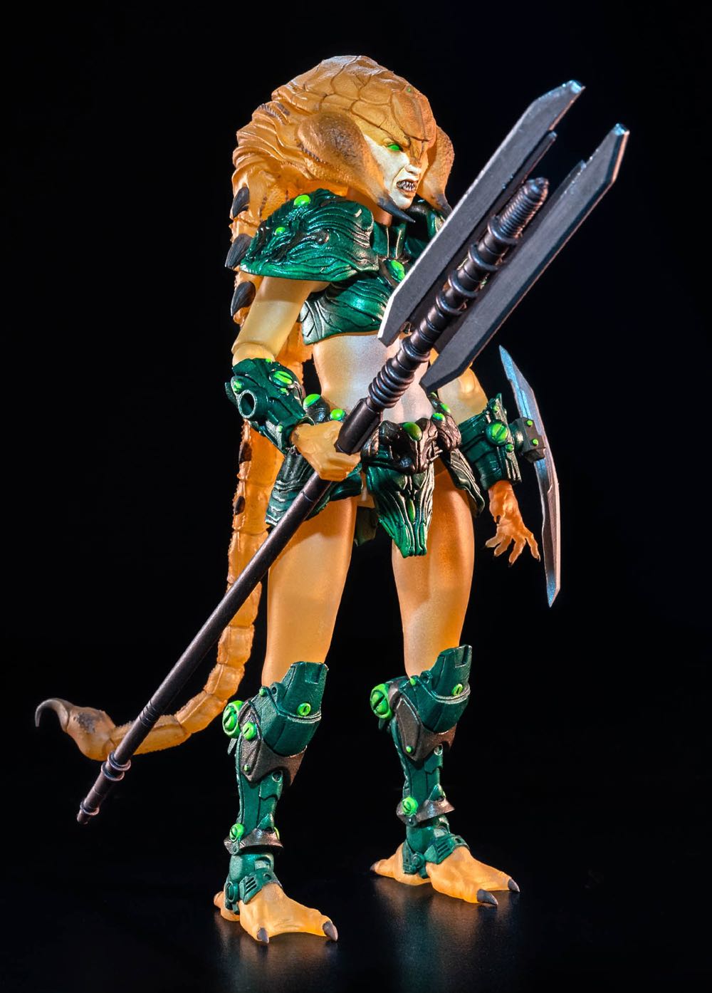 Mbyra Jmgyra - Four Horsemen Studios (Cosmic Legions) action figure collectible [Barcode 658580362034] - Main Image 3