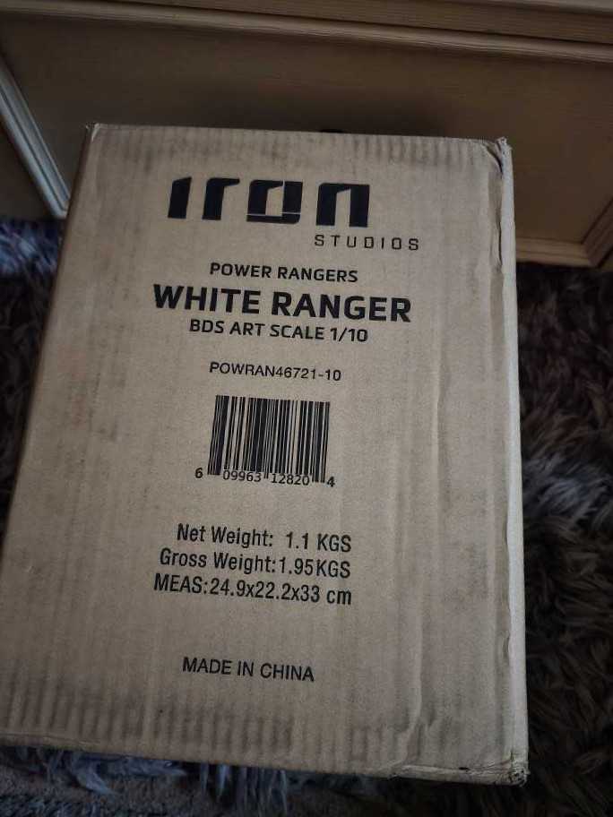 MMPR 1:10 scale White Ranger - Iron Studios (Mighty Morphin’ Power Rangers) action figure collectible [Barcode 609963128204] - Main Image 4