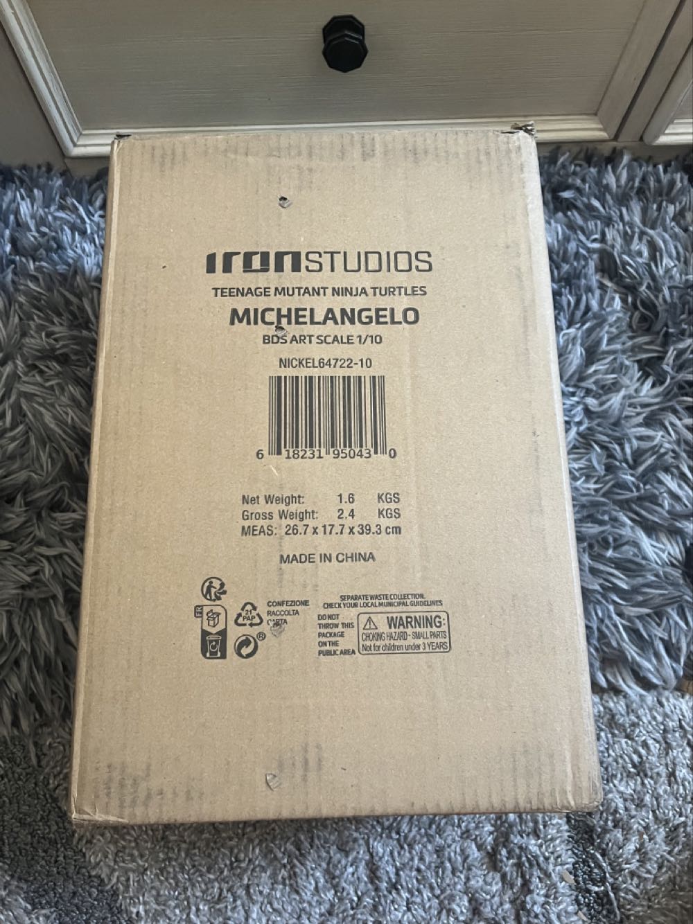 TMNT 1:10 scale Raphael - Iron Studios (Teenage Mutant Ninja Turtles) action figure collectible [Barcode 618231950447] - Main Image 4