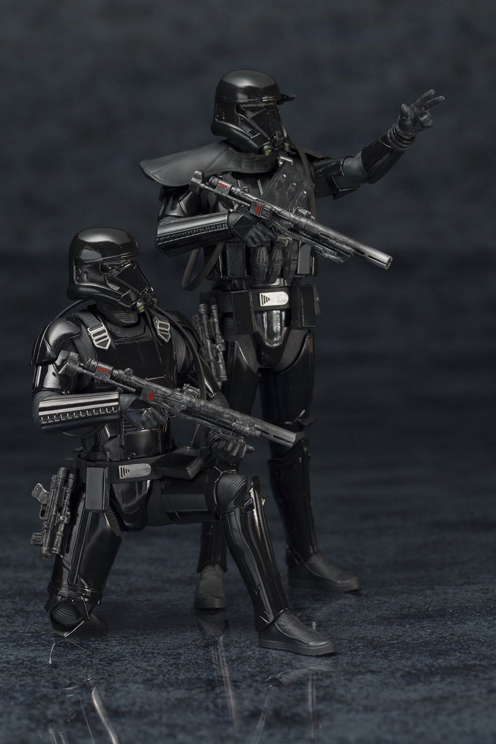 SW ArtFX+ Rogue One/ Death Trooper 2-pk - Kotobukiya (Star Wars) action figure collectible [Barcode 190526001886] - Main Image 3