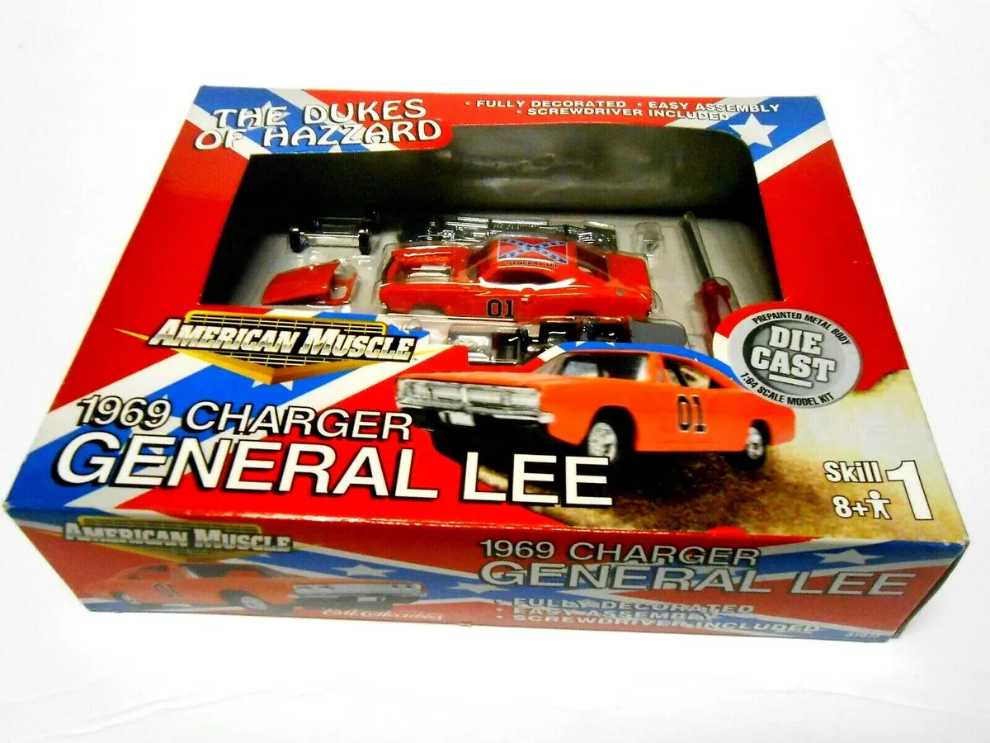 American Muscle Diecast Dukes Of Hazzard 1969 Charger General Lee Custom Body Shop Ertl Box  - American Muscle action figure collectible [Barcode 036881310235] - Main Image 2