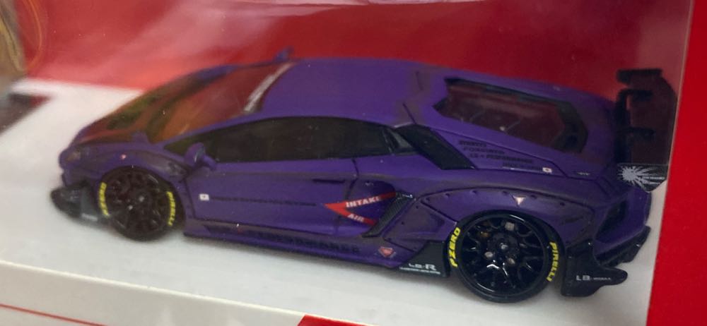 Lamborghini LP700-4 - Timothy & Pierre (Zero Fighter) action figure collectible - Main Image 3