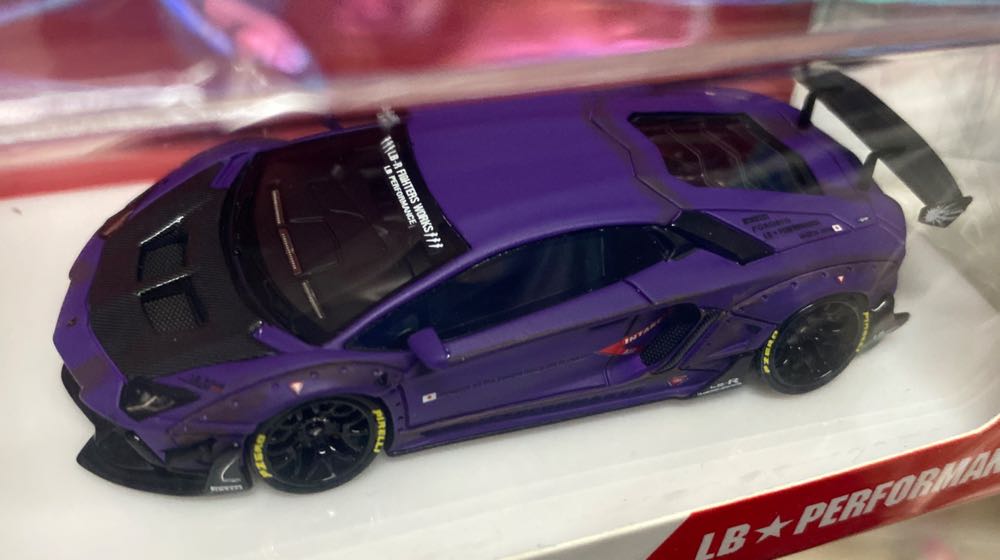 Lamborghini LP700-4 - Timothy & Pierre (Zero Fighter) action figure collectible - Main Image 4