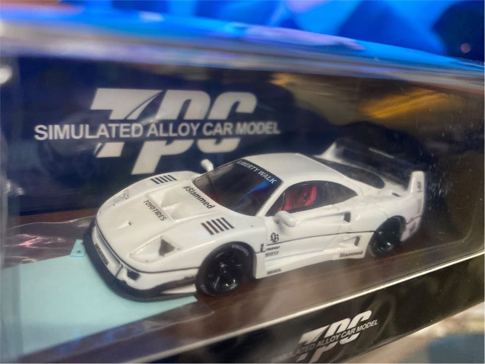 Ferrari F40 LBWK - TPC (LBWK) action figure collectible - Main Image 2