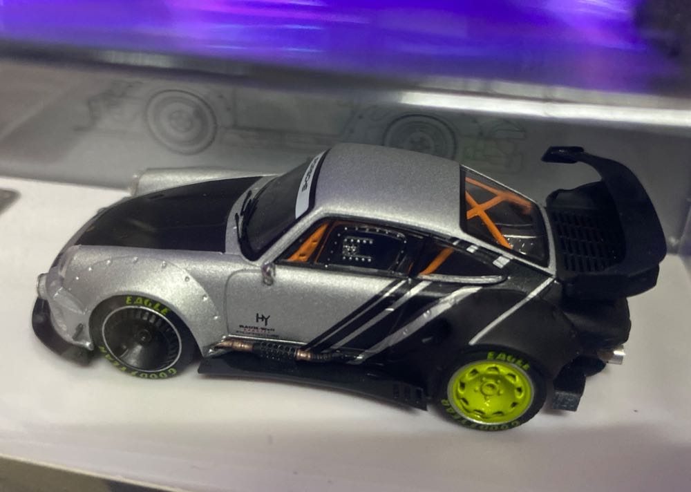 1. Porsche 964 RWB Sold - HY DCM (RWB) action figure collectible - Main Image 3
