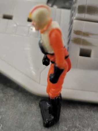 Luke Skywalker Mini Figure With Luke Skywalker Snowspeeder Vehicle Mode  - Hasbro (Star Wars Crossover) action figure collectible - Main Image 4