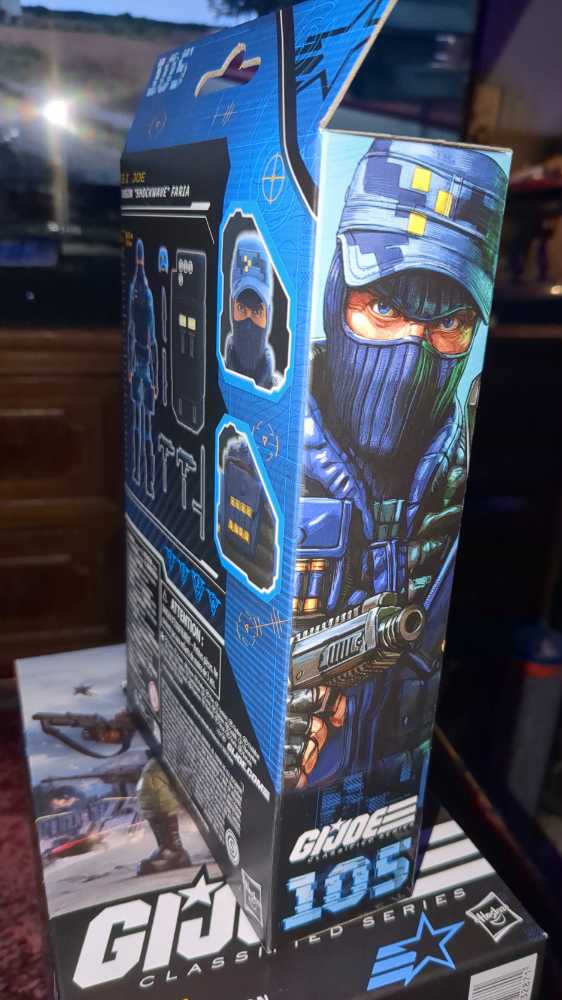 #105 Jason ”SHOCKWAVE” Faria - Hasbro (G.I. Joe) action figure collectible [Barcode 5010996114723] - Main Image 4