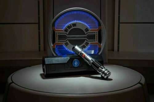 Legacy Hilt: Halcyon Lightsaber - Hasbro (Lightsabers) action figure collectible - Main Image 3