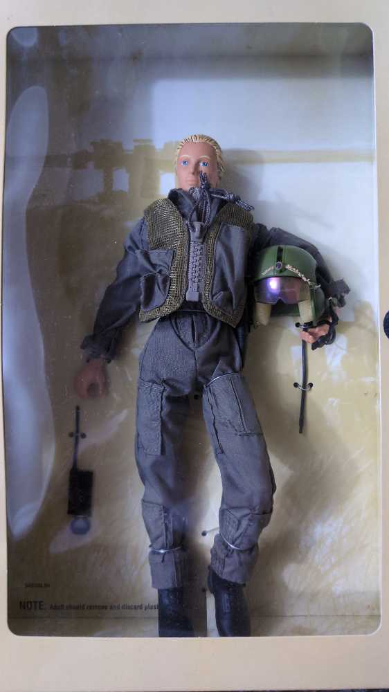 Gi Jane U.S. Army Female Helicopter Pilot - Kenner (G.I. Joe: Classic Collection: 12” Figures) action figure collectible [Barcode 076281813790] - Main Image 3