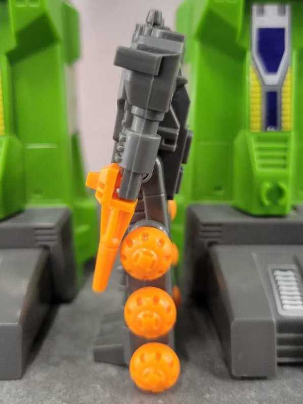 Fasttrack With Scorponok And Lord Zarak Headmaster - Hasbro (1987) action figure collectible - Main Image 4