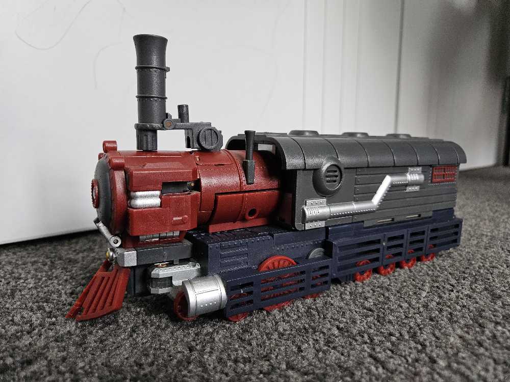 Knight Morpher Commander KM-01 - Mastermind Creations action figure collectible - Main Image 2