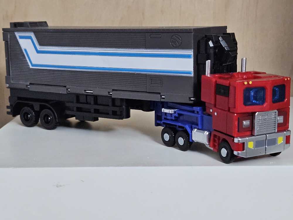 Jinbao DF-04 Justice Leader   action figure collectible - Main Image 2