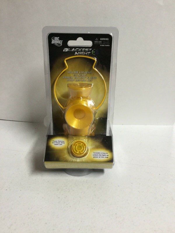 Blackest Night Yellow Lantern 1:4 Scale Power Battery & Ring Prop Replica Set  action figure collectible [Barcode 781941303633] - Main Image 2