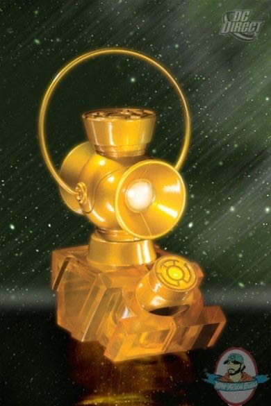 Blackest Night Yellow Lantern 1:4 Scale Power Battery & Ring Prop Replica Set  action figure collectible [Barcode 781941303633] - Main Image 3