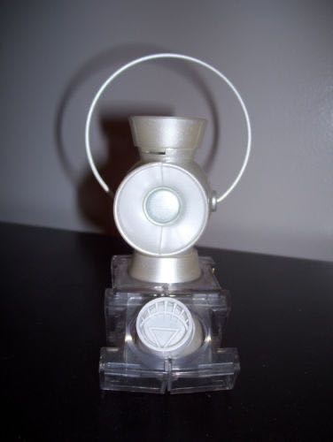 Blackest Night White Lantern 1:4 Scale Power Battery & Ring Prop Replica Set  action figure collectible - Main Image 2