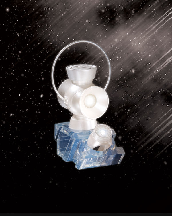 Blackest Night White Lantern 1:4 Scale Power Battery & Ring Prop Replica Set  action figure collectible - Main Image 3