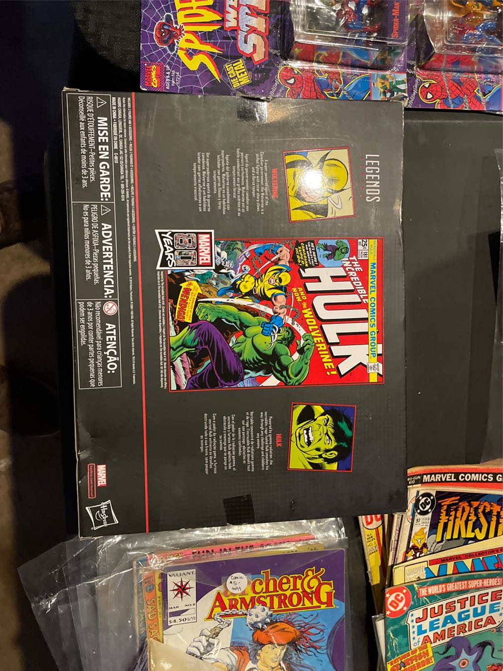 Marvel Legends Series Wolverine vs Hulk - Hasbro action figure collectible - Main Image 2