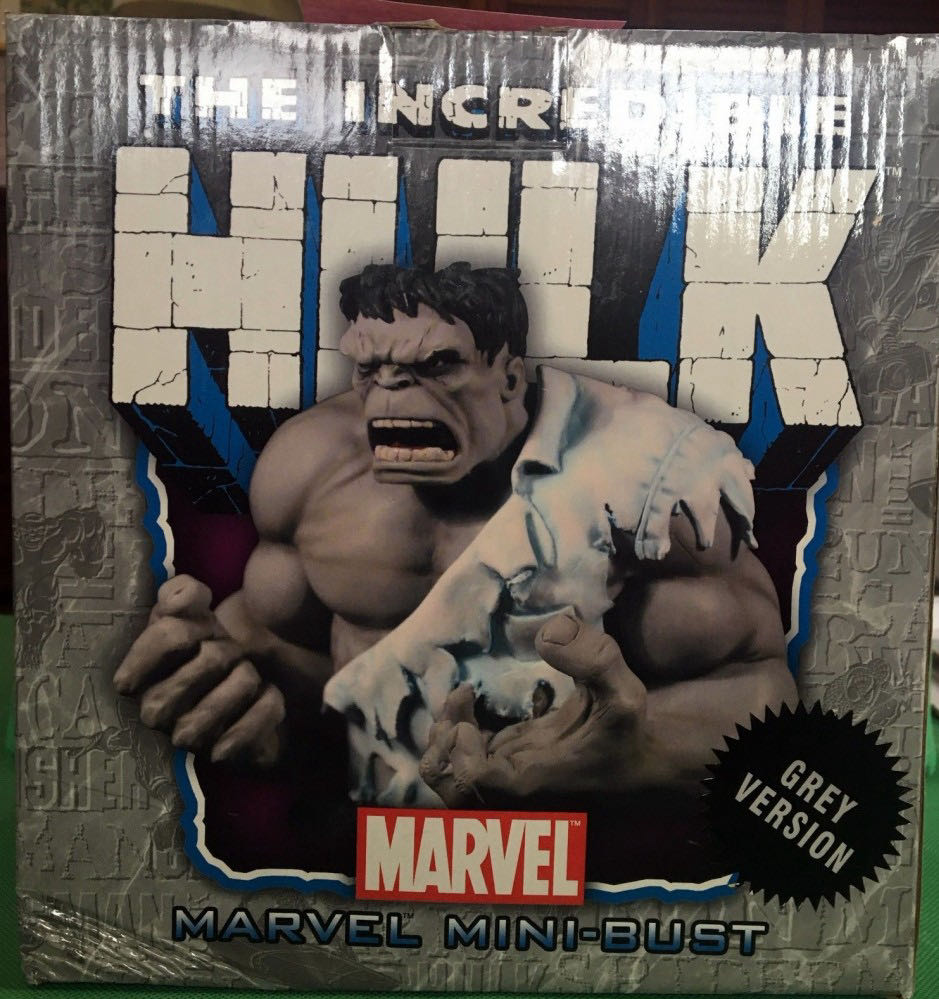 Bowen Designs: Mini-Marvel Bust Incredible Hulk Gray  action figure collectible - Main Image 3