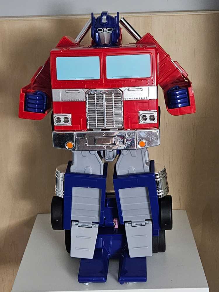 Jada Toys RC Optimus Prime  action figure collectible [Barcode 4006333080876] - Main Image 1