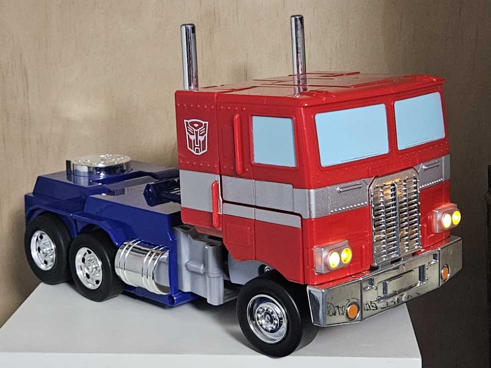 Jada Toys RC Optimus Prime  action figure collectible [Barcode 4006333080876] - Main Image 2
