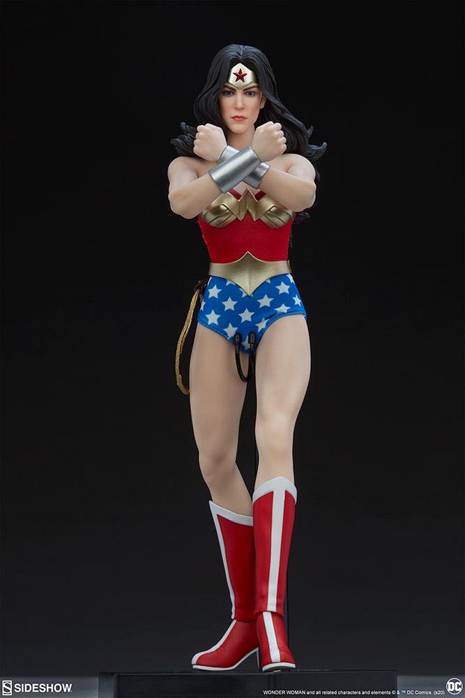 Wonder Woman Exclusive - Sideshow Collectibles (DC Comics) action figure collectible [Barcode 747720222915] - Main Image 3
