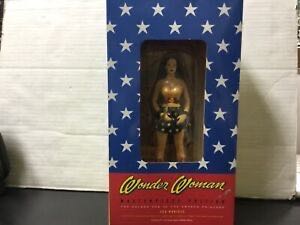Wonder Woman Masterpiece Edition - Chronicle Books (Masterpiece Edition) action figure collectible [Barcode 9780811832427] - Main Image 1