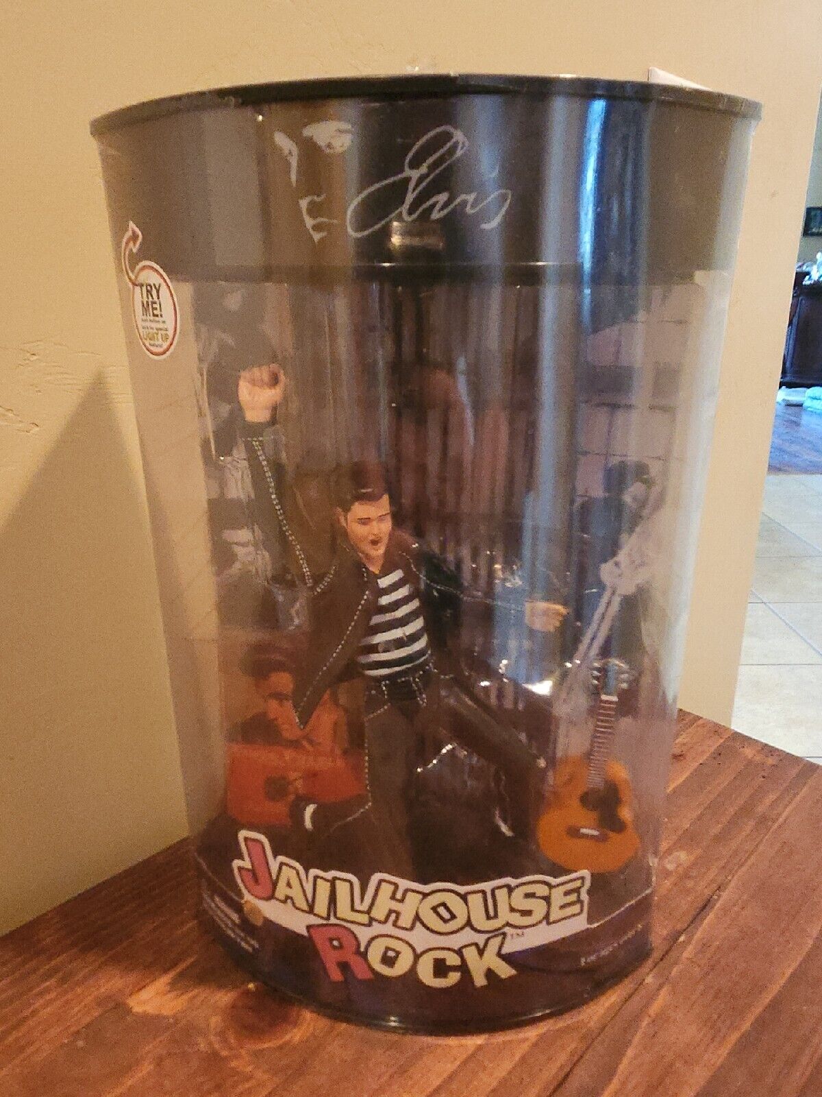 SUPERMAN - Schylling Superman Leaps Tall Buildings Collectors Le Wind Up Tin Toy Nmint