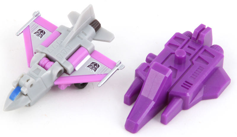 Topps Match Attax 23 24 Mega Random Tin Contains 66 Match Attax Cards Plus 4 Exclusive Stadium Stars Limited Edition Cards