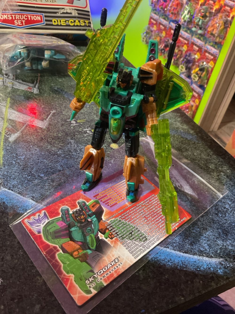 Transformers Botcon Skyquake - Fun Publications (Energon) action figure collectible - Main Image 4