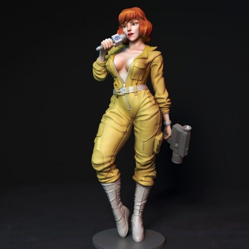 TMNT 1:10 scale April O’ Neil  action figure collectible [Barcode 618231952120] - Main Image 2