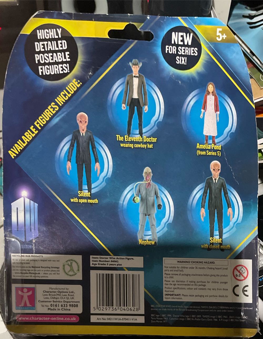 The Eleventh Doctor wearing  Cowboy Hat - Character Options (Doctor Who) action figure collectible [Barcode 5029736040628] - Main Image 2
