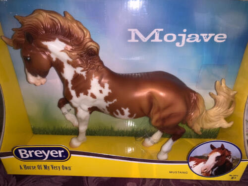 Mojave (Glossy) - Breyer (Mustang Stallion) action figure collectible - Main Image 3