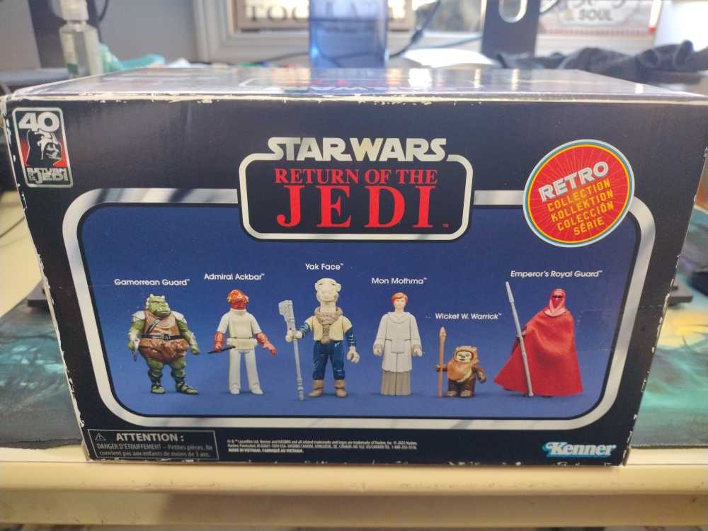 Retro Collection Box Set - Gamorrean Guard, Admiral Ackbar, Yak Face, Mon Mothma, Wicket W. Warrick & Emperor’s Royal Guard  (Star Wars - Return Of The Jedi) action figure collectible [Barcode 417132095055] - Main Image 2