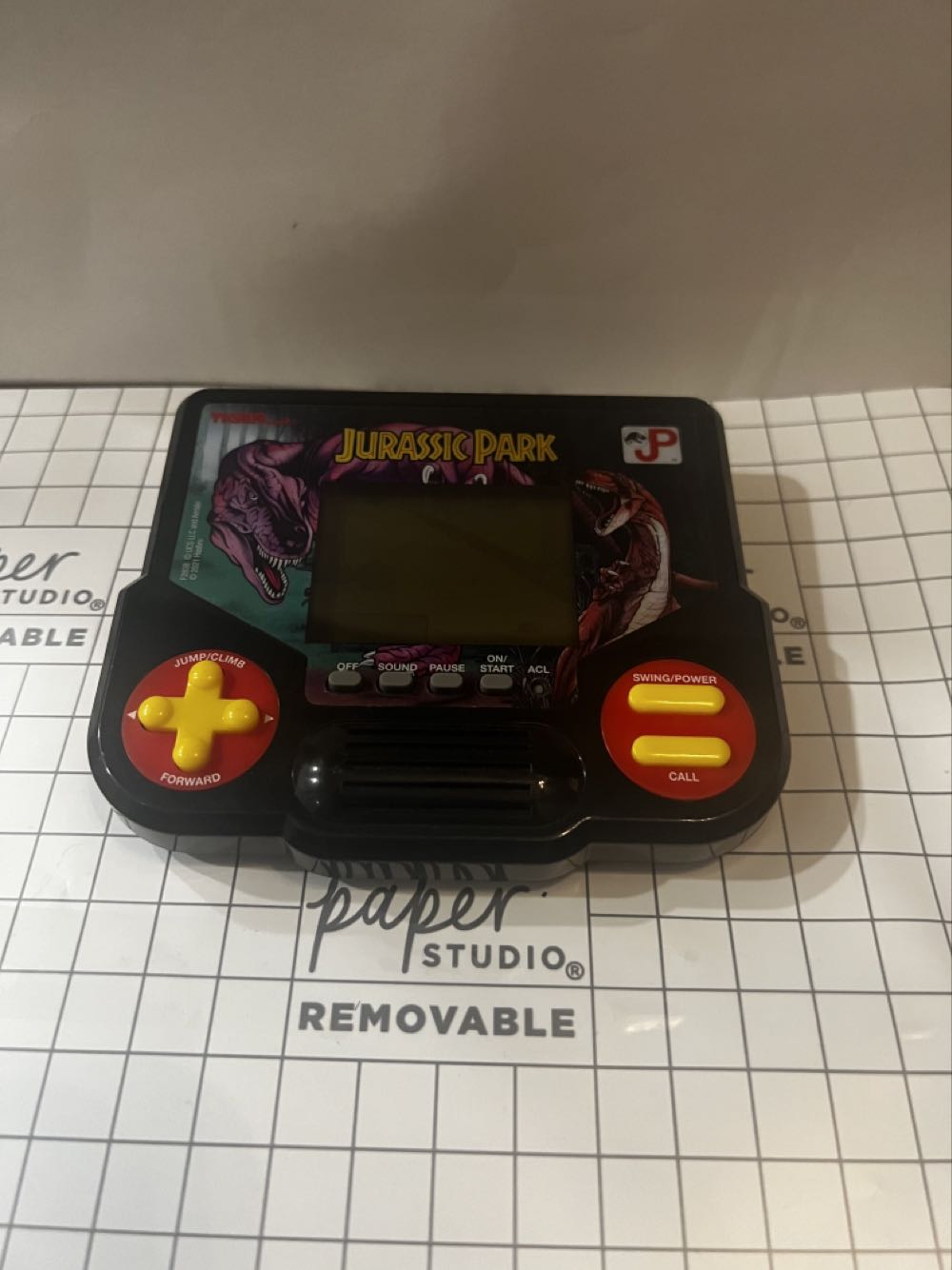 Jurassic Park Tiger Game - Tiger Electronics, LTD (Jurassic Park) action figure collectible - Main Image 1