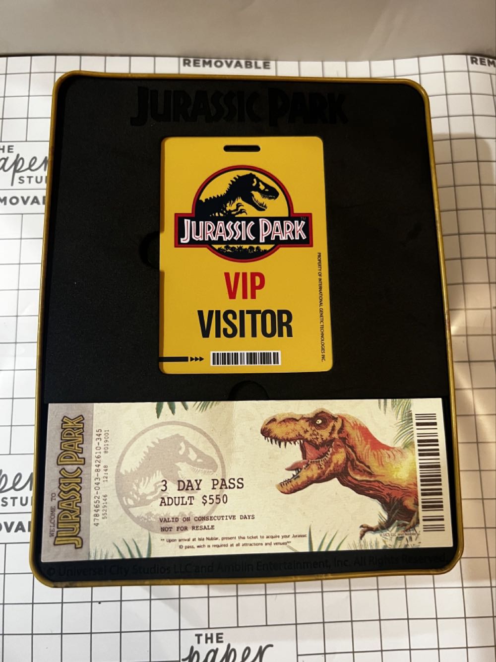 Jurassic Park Welcome Kit - Doctor Collector (Jurassic Park) action figure collectible - Main Image 2