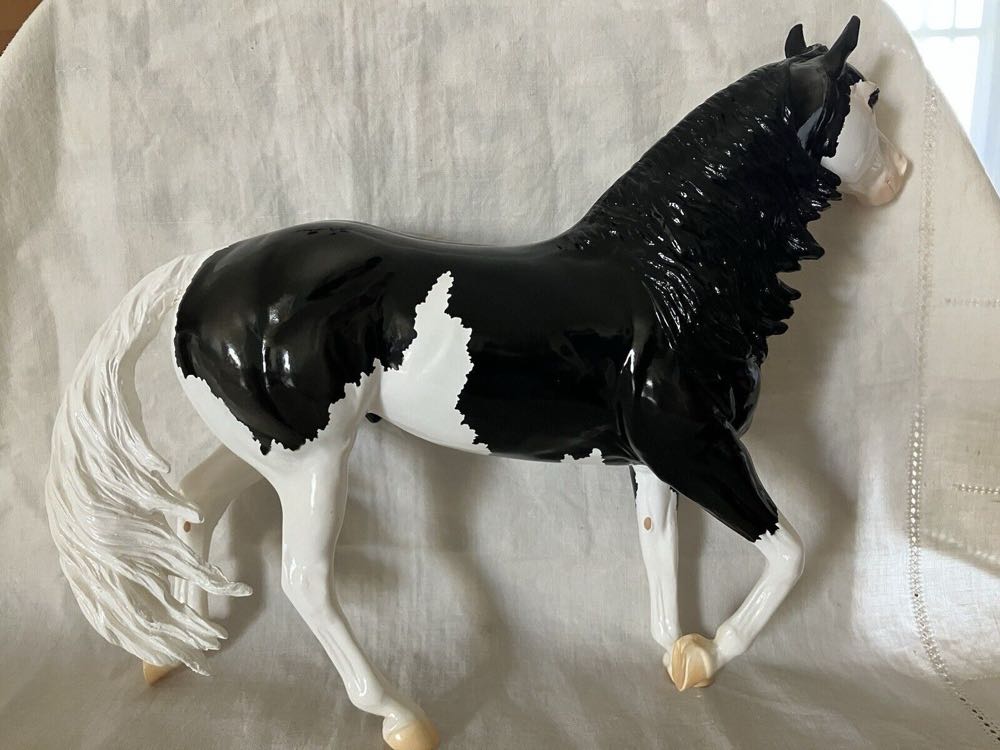 Jota - Breyer (Smart Chic Olena) action figure collectible - Main Image 2