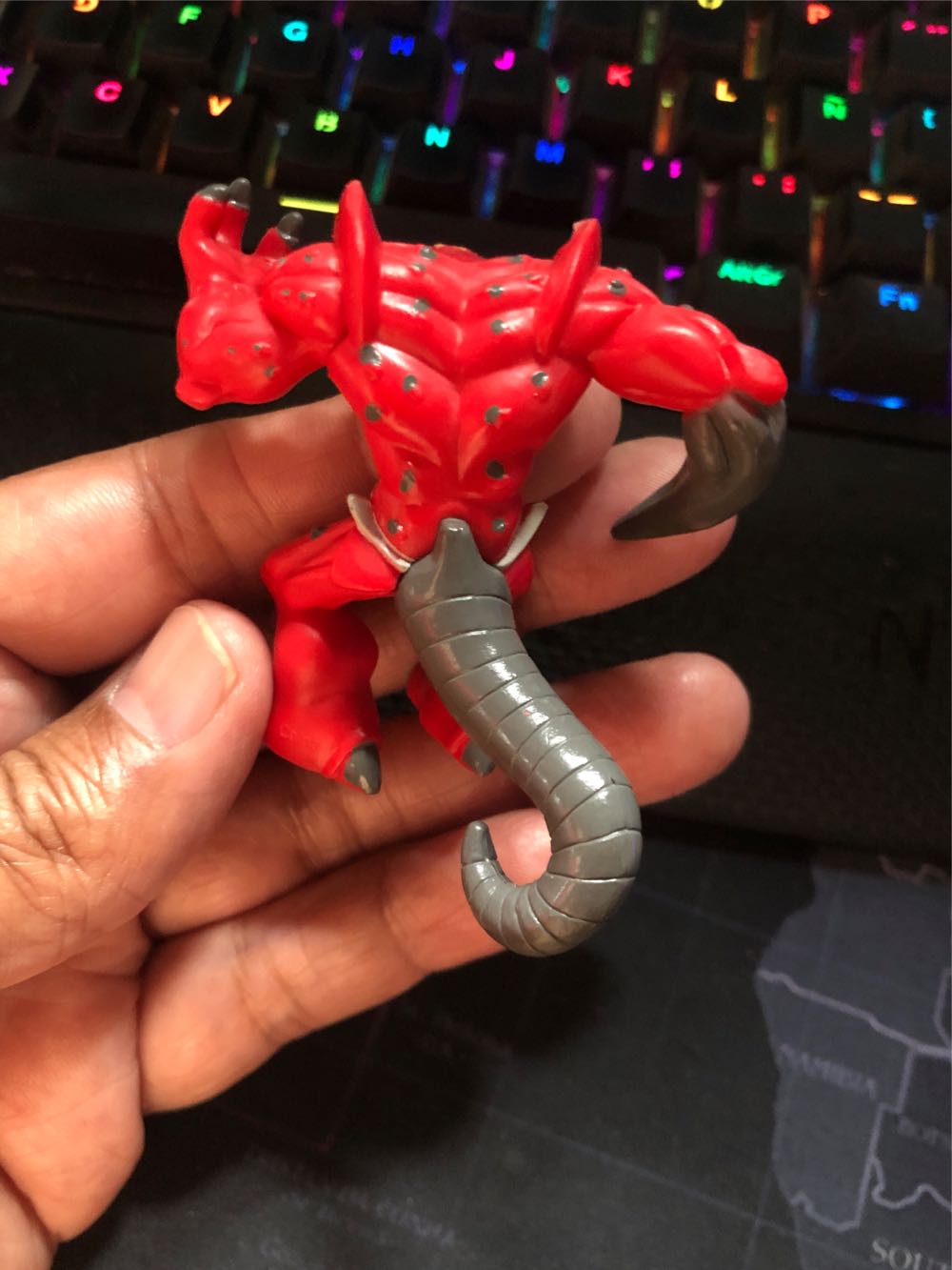 Magmion - El Señor Del Mal - Gormiti (Rojo) action figure collectible - Main Image 2