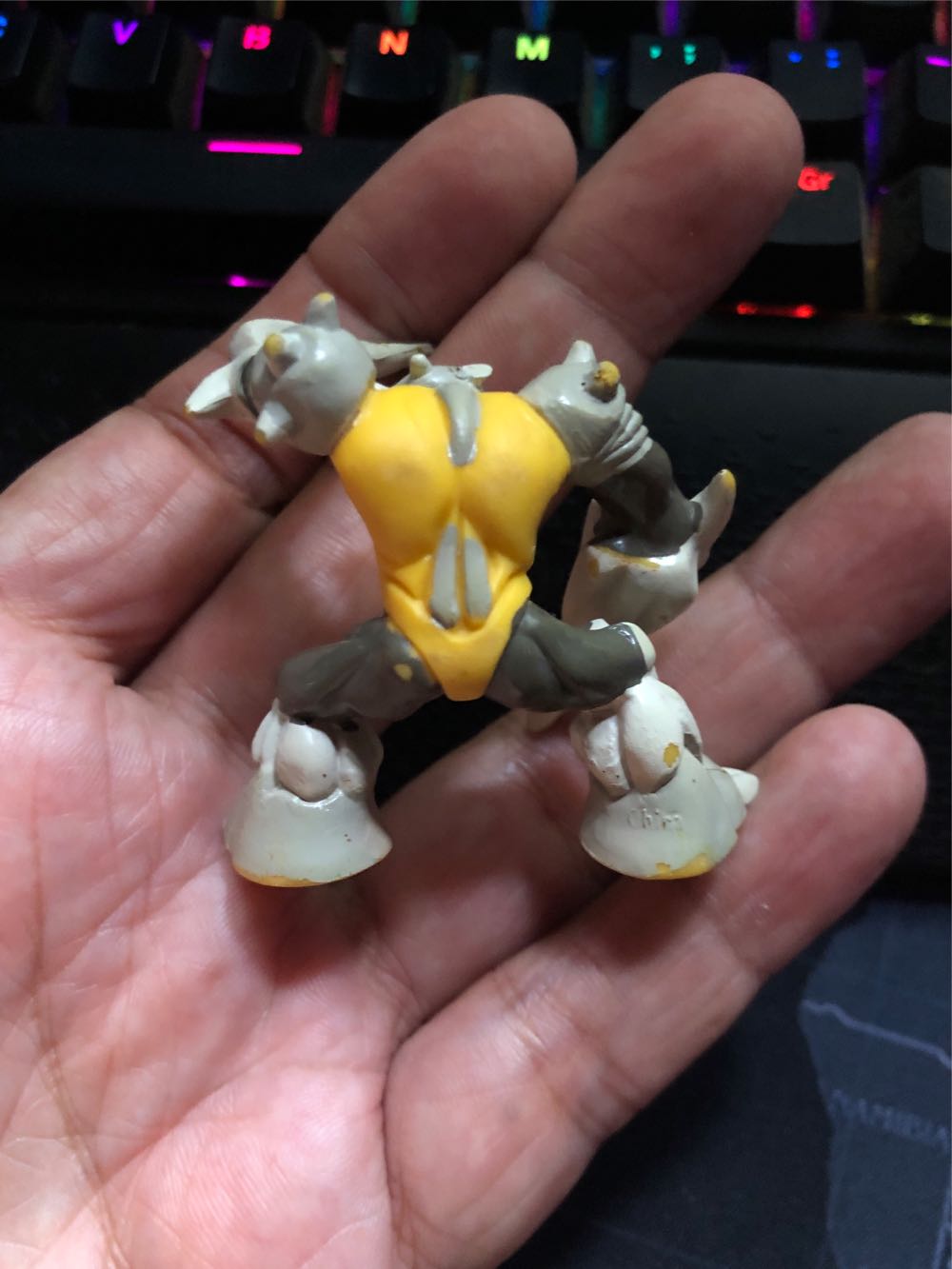 Estalactita - El Impredesible - Gormiti (Gris) action figure collectible - Main Image 2