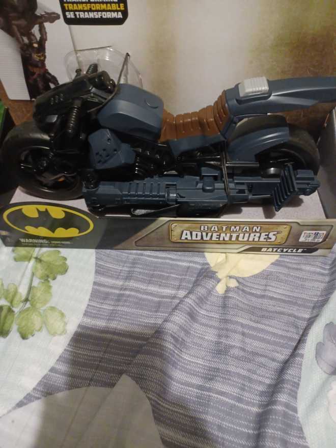 Dc Comics Batman Adventures Batman Batcycle Transforming 2-in-1 Batcycle & Batglider Figure Compatible Super Hero Kids Toy For Boys And Girls 4 - Spinmaster (The Batman 2022) action figure collectible [Barcode 778988494172] - Main Image 2