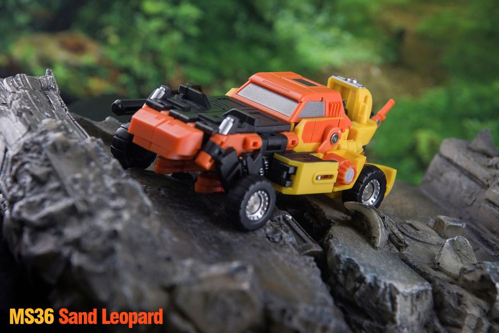 Sandstorm (Sand Leopard) - Mech Fans Toys (G1) action figure collectible - Main Image 3