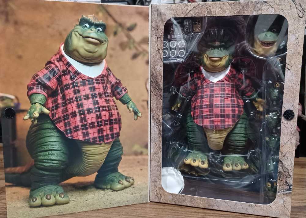 Earl Sinclair  - Neca (Neca Ultimates) action figure collectible [Barcode 634482435205] - Main Image 2