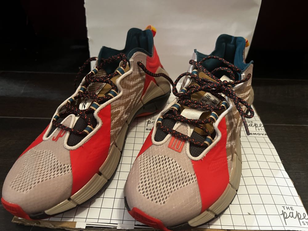 Zig Devil Kinetica Shoe - Reebok (Jurassic Park) action figure collectible - Main Image 2